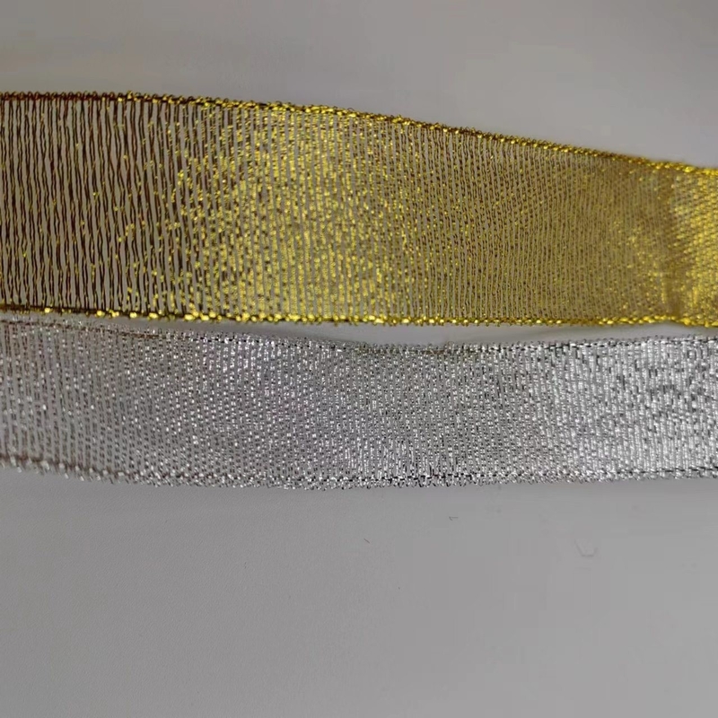 Couleurs personnalisées et ruban d'oignon d'or La décoration idéale pour le sac de Noël