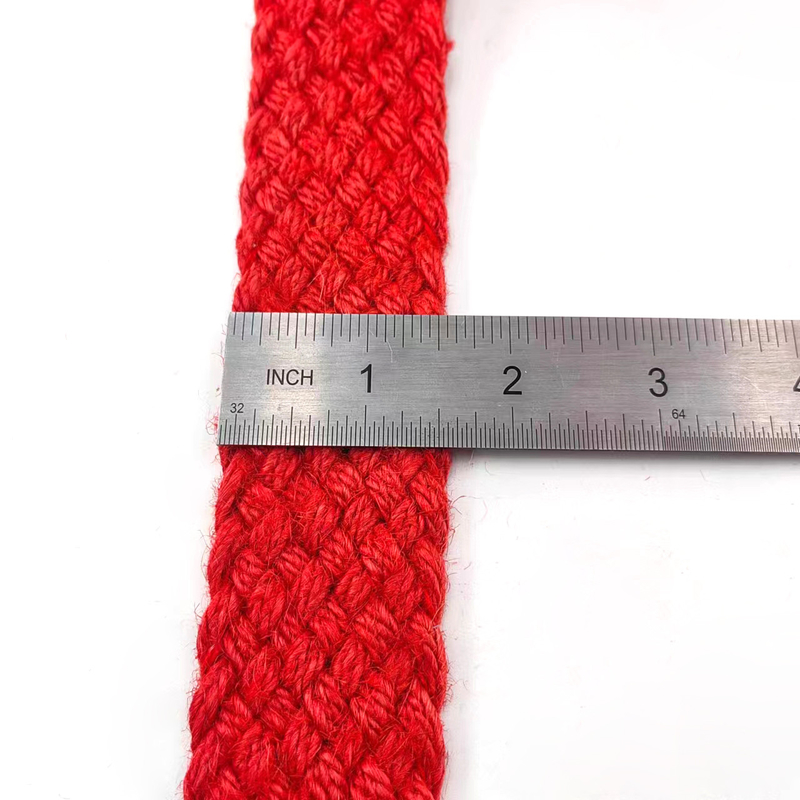 Ceinture tressée en jute de hareng rouge durable avec des rubans tissés colorés