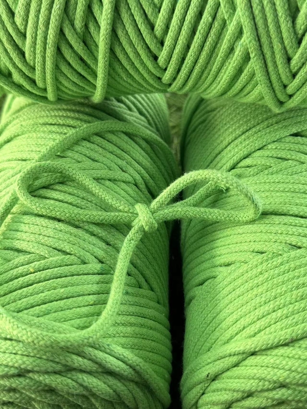 Diamètre et longueur personnalisables en coton liant la corde de coton tissée pour la couleur verte