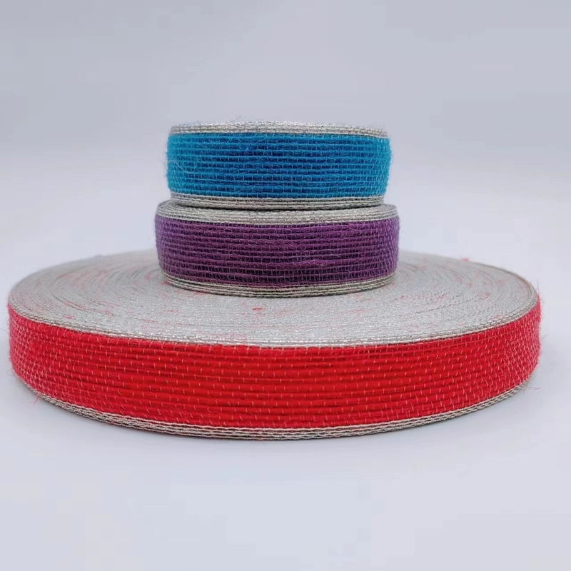 La ligne de pêche en or de Phnom Penh, une boîte-cadeau de couleur jute, un ruban à bande décoratif
