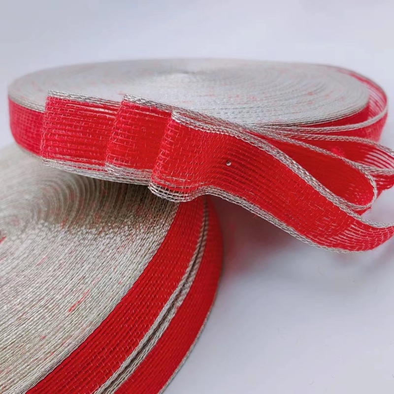 La ligne de pêche en or de Phnom Penh, une boîte-cadeau de couleur jute, un ruban à bande décoratif