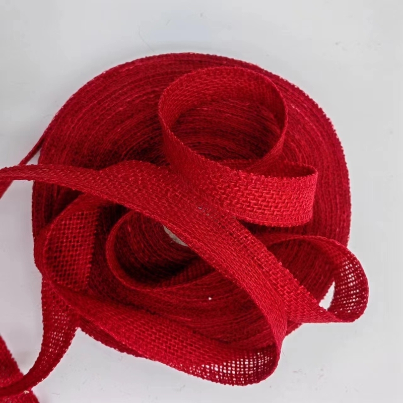 Personnalisation d'accessoires de vêtements à ruban rouge de jute avec un support de commande d'échantillons de 7 jours