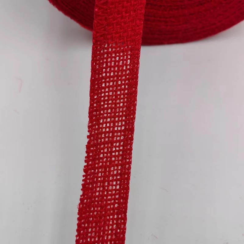 Personnalisation d'accessoires de vêtements à ruban rouge de jute avec un support de commande d'échantillons de 7 jours