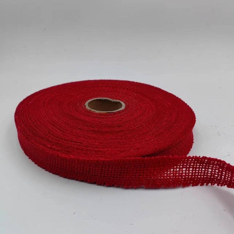 Personnalisation d'accessoires de vêtements à ruban rouge de jute avec un support de commande d'échantillons de 7 jours