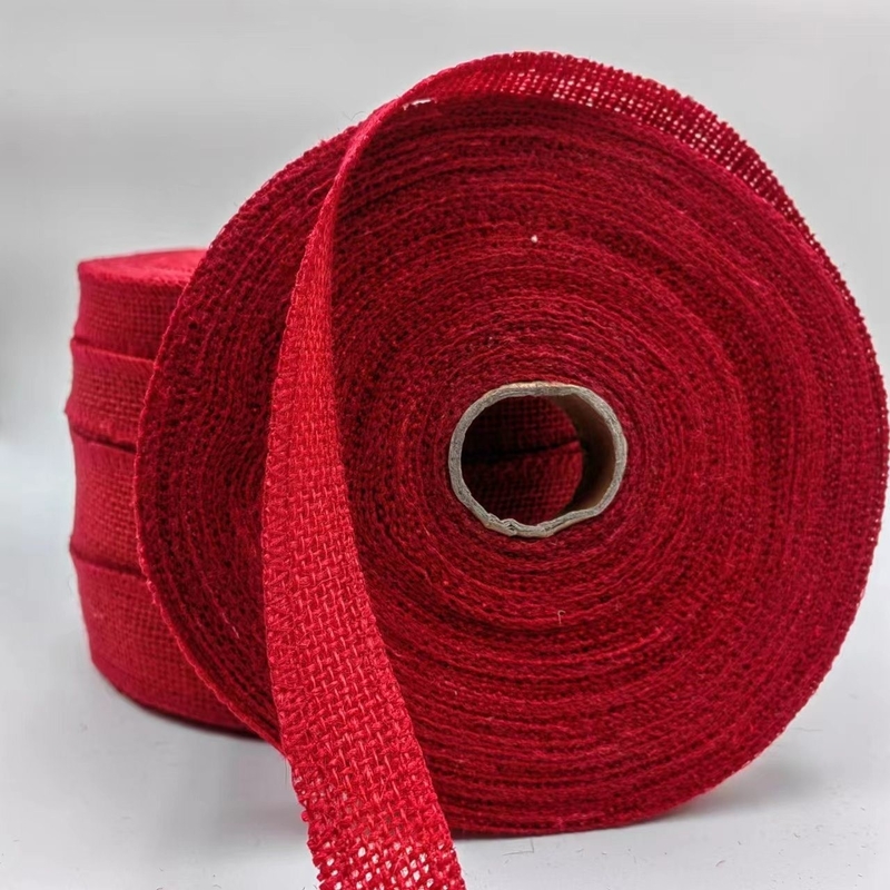 Personnalisation d'accessoires de vêtements à ruban rouge de jute avec un support de commande d'échantillons de 7 jours
